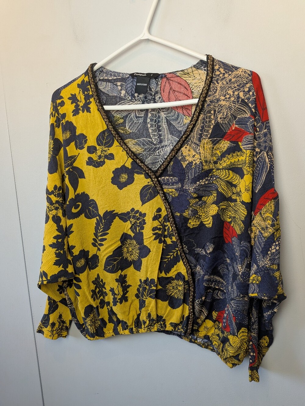 DESIGUAL Colorful Women Top Shirt Floral Size Small Elastic Waist Loose V Neck